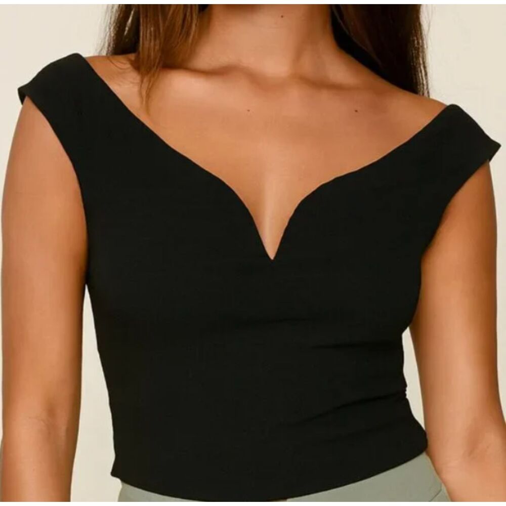 ASTR The Label Black Textured Notch Neck Top XS